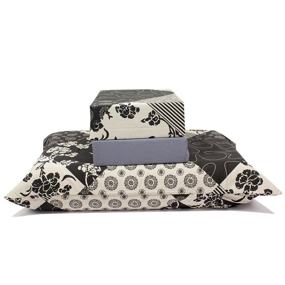 jogo de cama formas e flores preto com lencol cinza 1