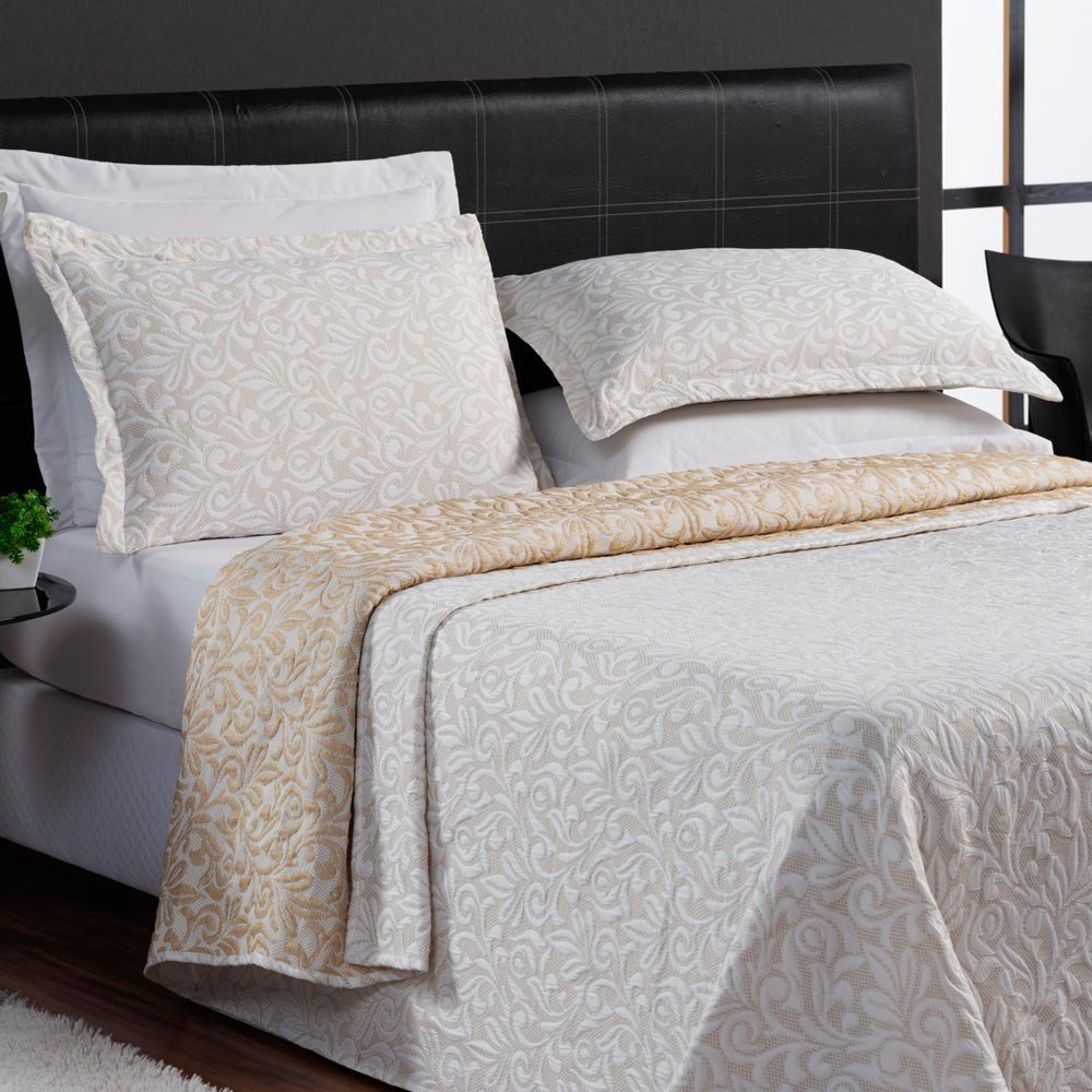 colcha gardenia bege