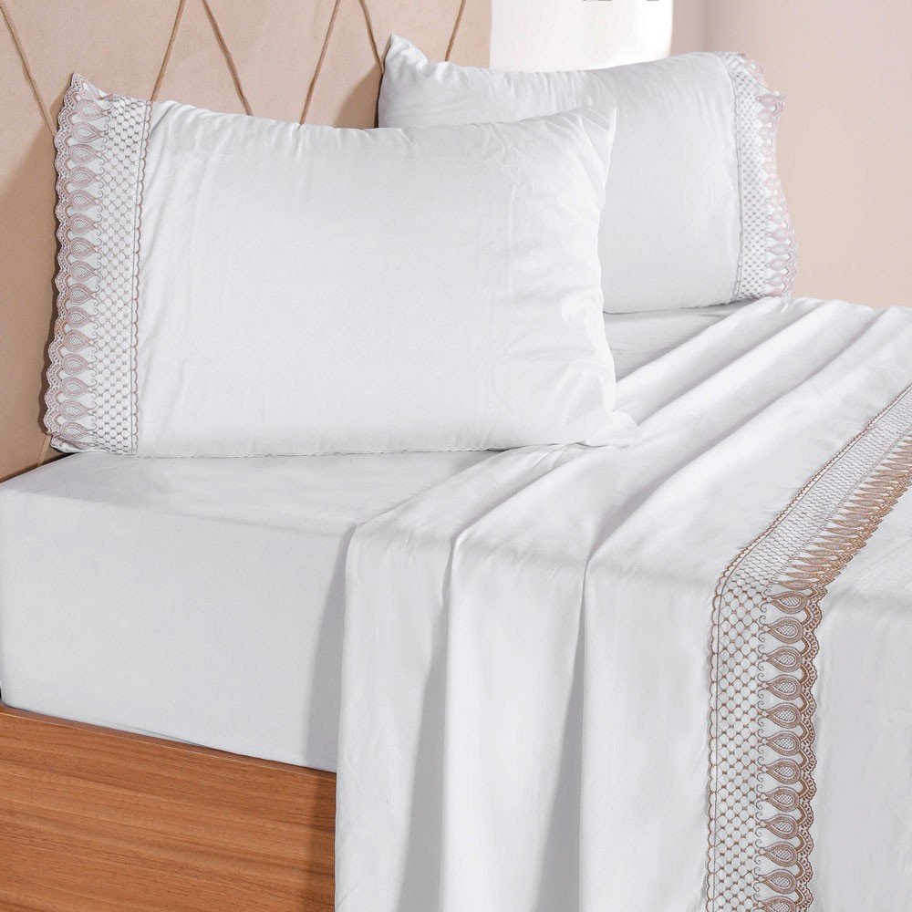 cama branco com bege