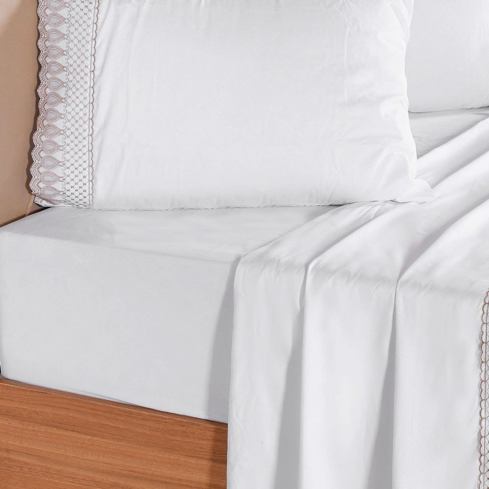 cama branco com bege1